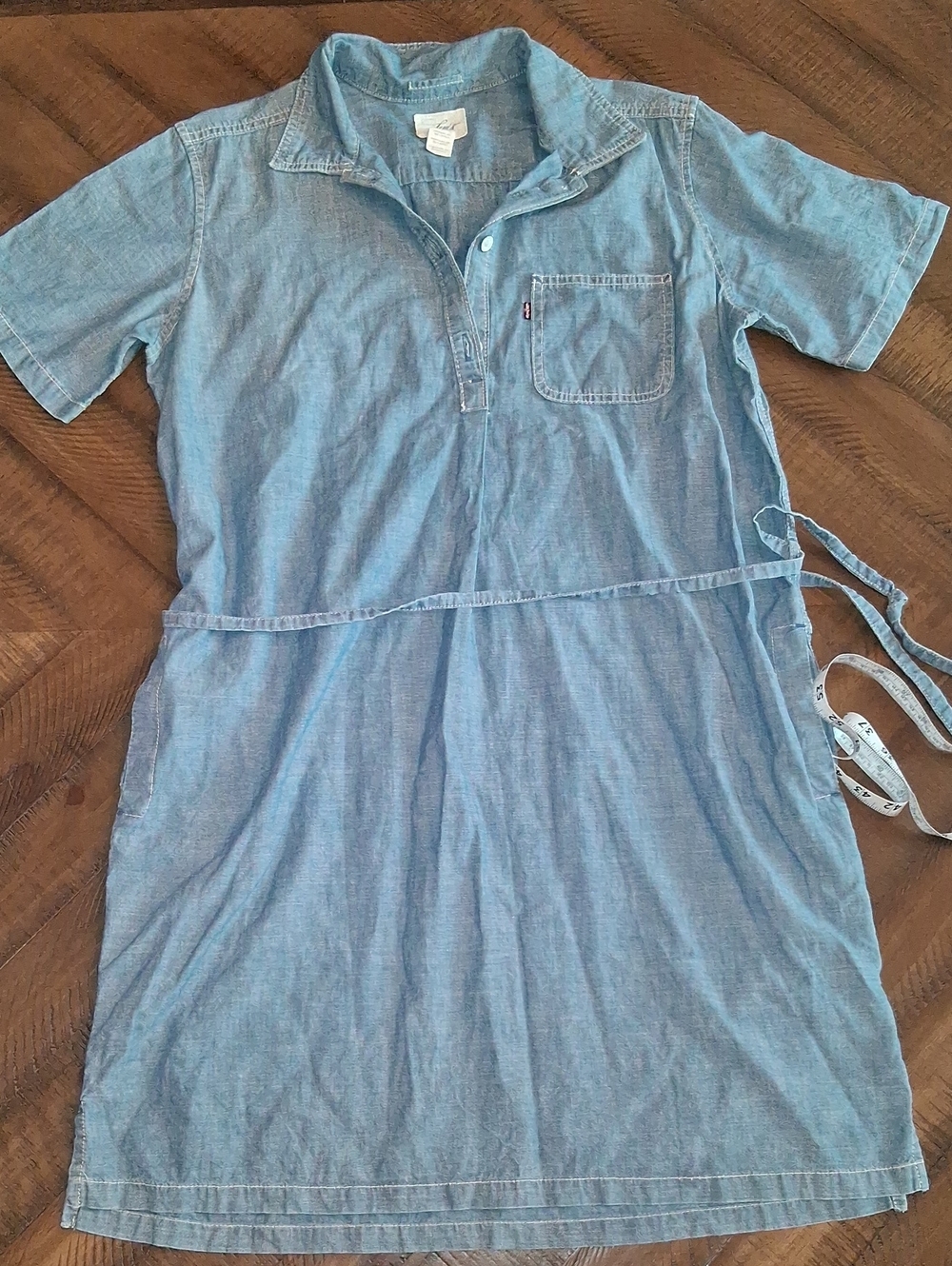 Levi's Light Blue Chambray Short-Sleeve Dress With Belt And Pockets 100% Cotton